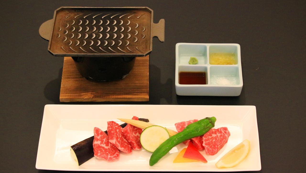 Nanki-Shirahama Marriott Hotel Exterior foto A set of ingredients for a beef teppanyaki